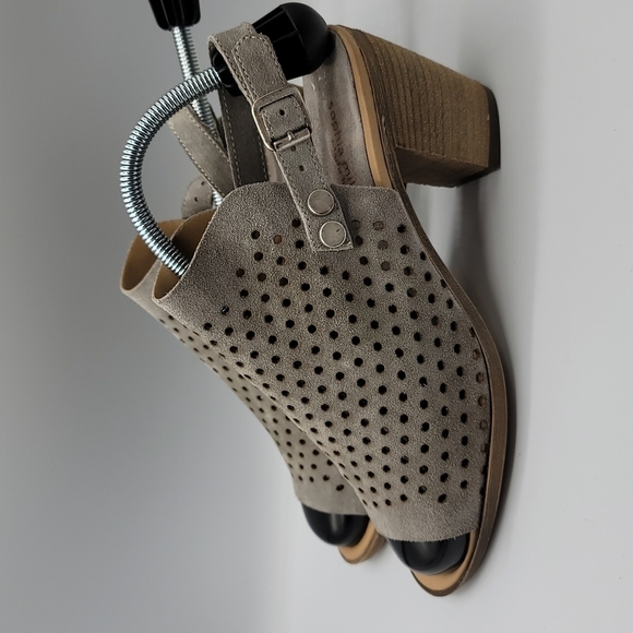 Sophia Milano Shoes - Sophia Milano Grey Perforated Suede Sling Back Sandal Heels Size 8